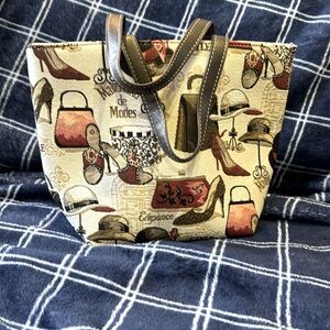 Small hand bag French looking style